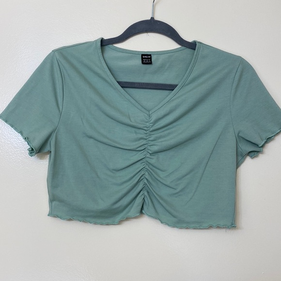 SHEIN Mint green lettuce trim crop top - Picture 1 of 5